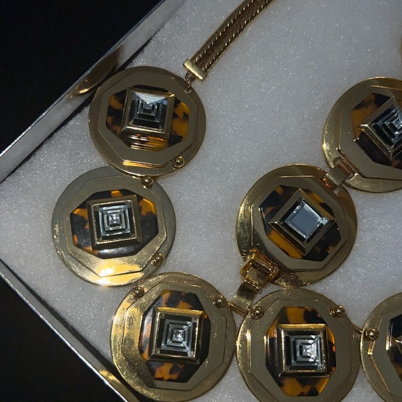 NWT Tortoise and Gold Necklace and Bracelet Set - Picture 2 of 9